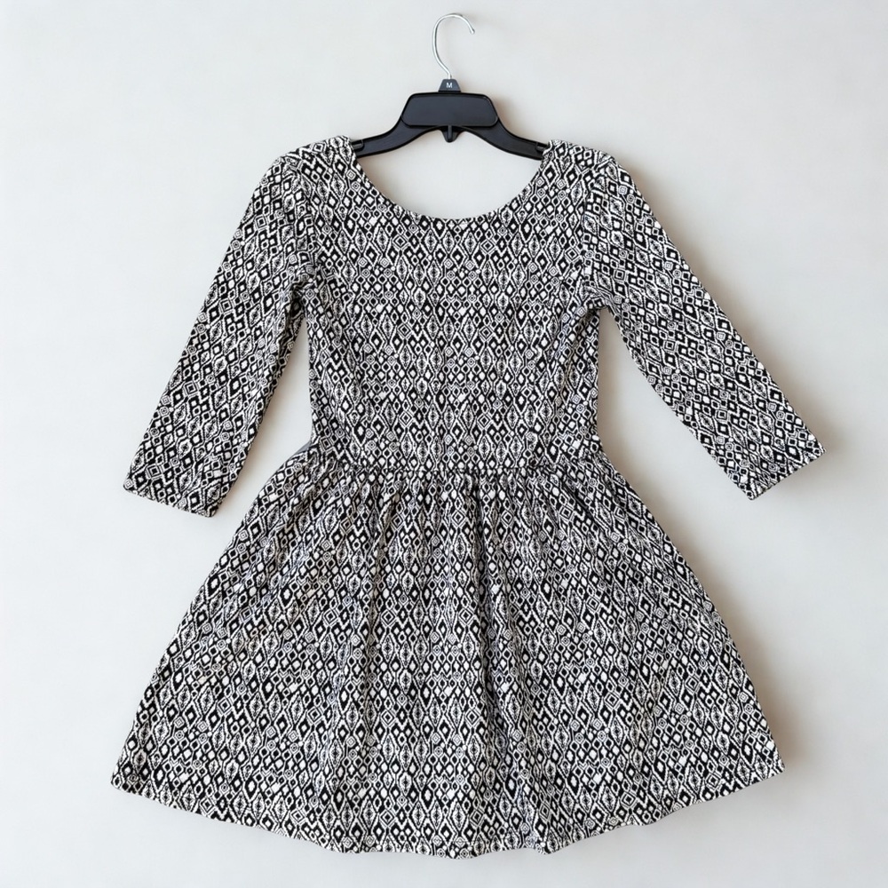 BP Girls Black White Skater Dress Size M Geometric‎ Print 3/4 Sleeve Scoop Neck